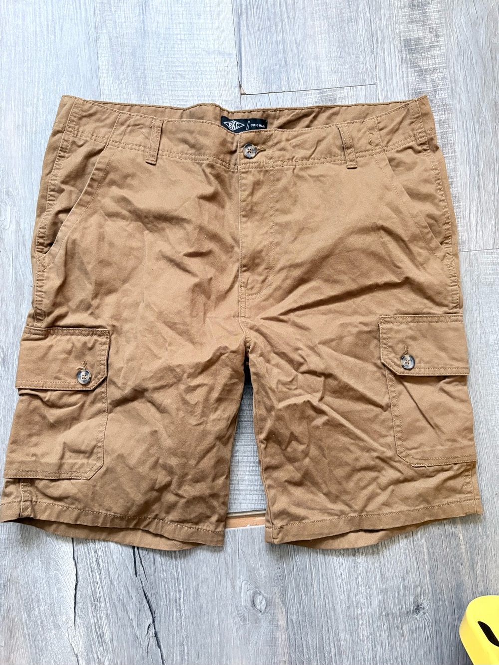 BKC original khaki Cargo shorts size 38 casual neutral preppy